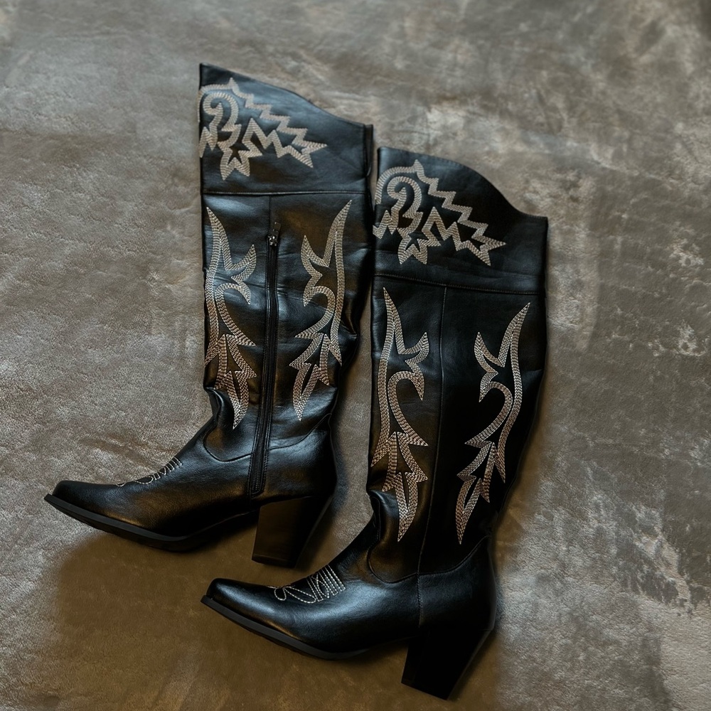 Black and Silver Women's Cowboy Boots